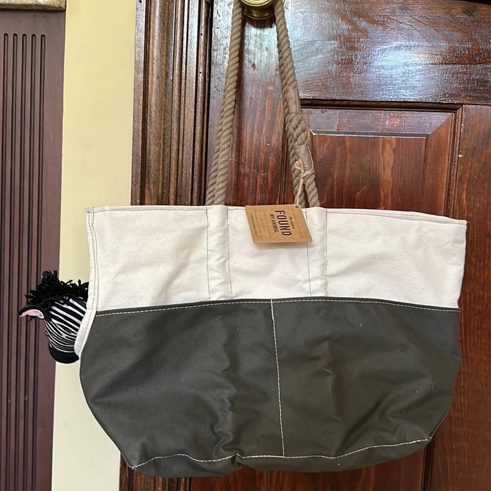 NWTAG Puppy Travel bag